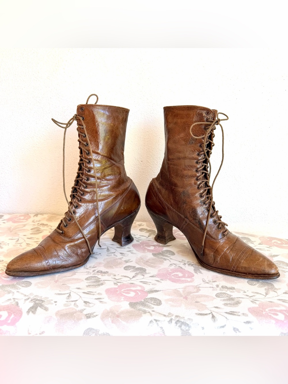 Antique VICTORIAN LEATHER BOOTS Brown Witchy Laced Vintage Martha Washington 6.5 - Picture 2 of 13